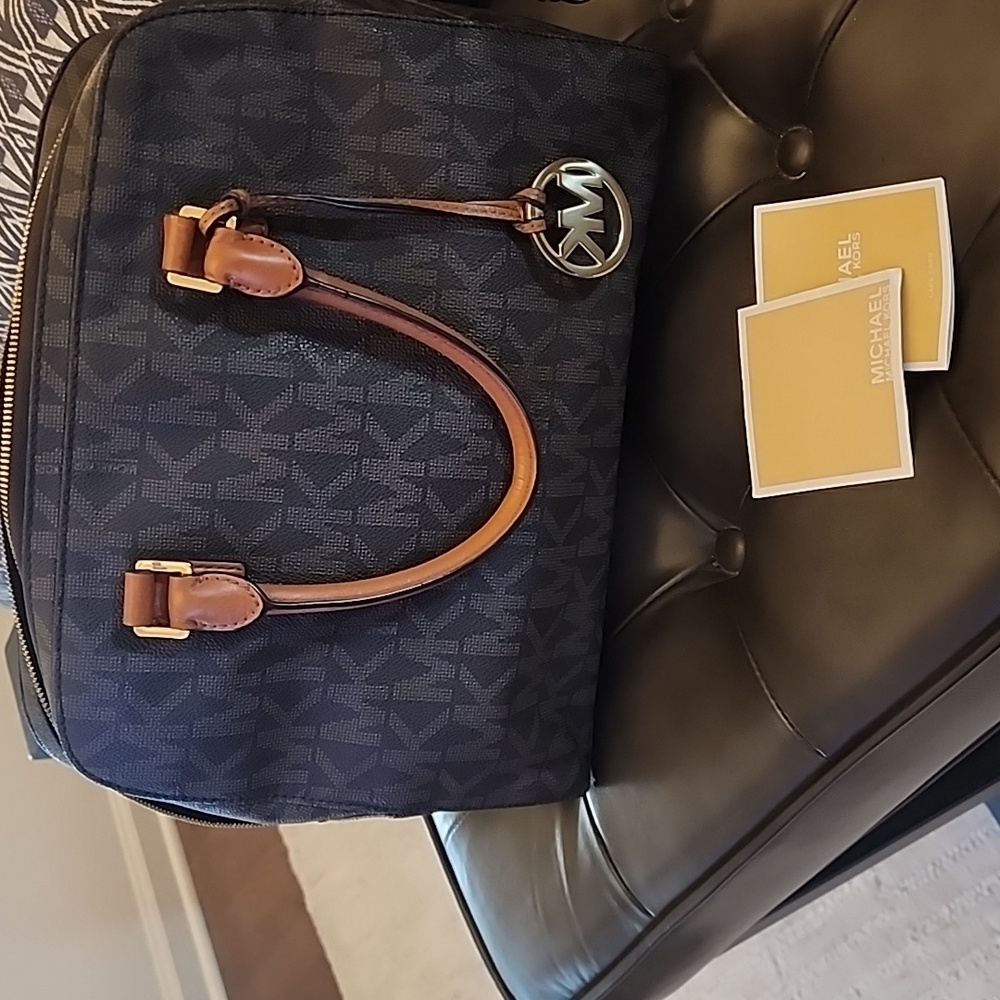 Michael Kors Large Signiture Tote Bag